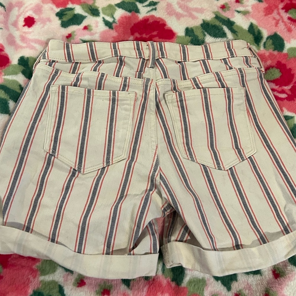 Old Navy Size 2 Striped Jean Shorts - Picture 6 of 7